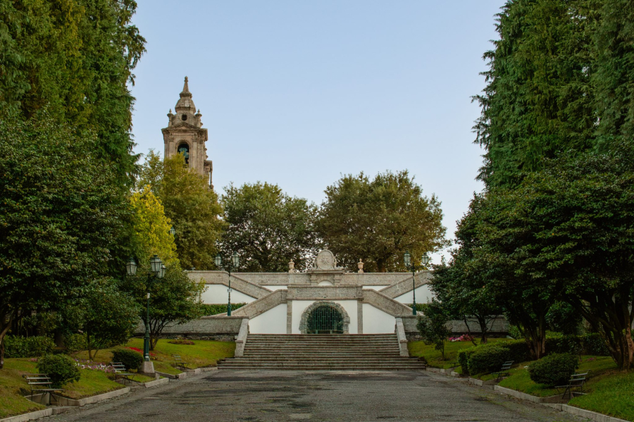 Tranquil gardens near Nossa Senhora do Sameiro