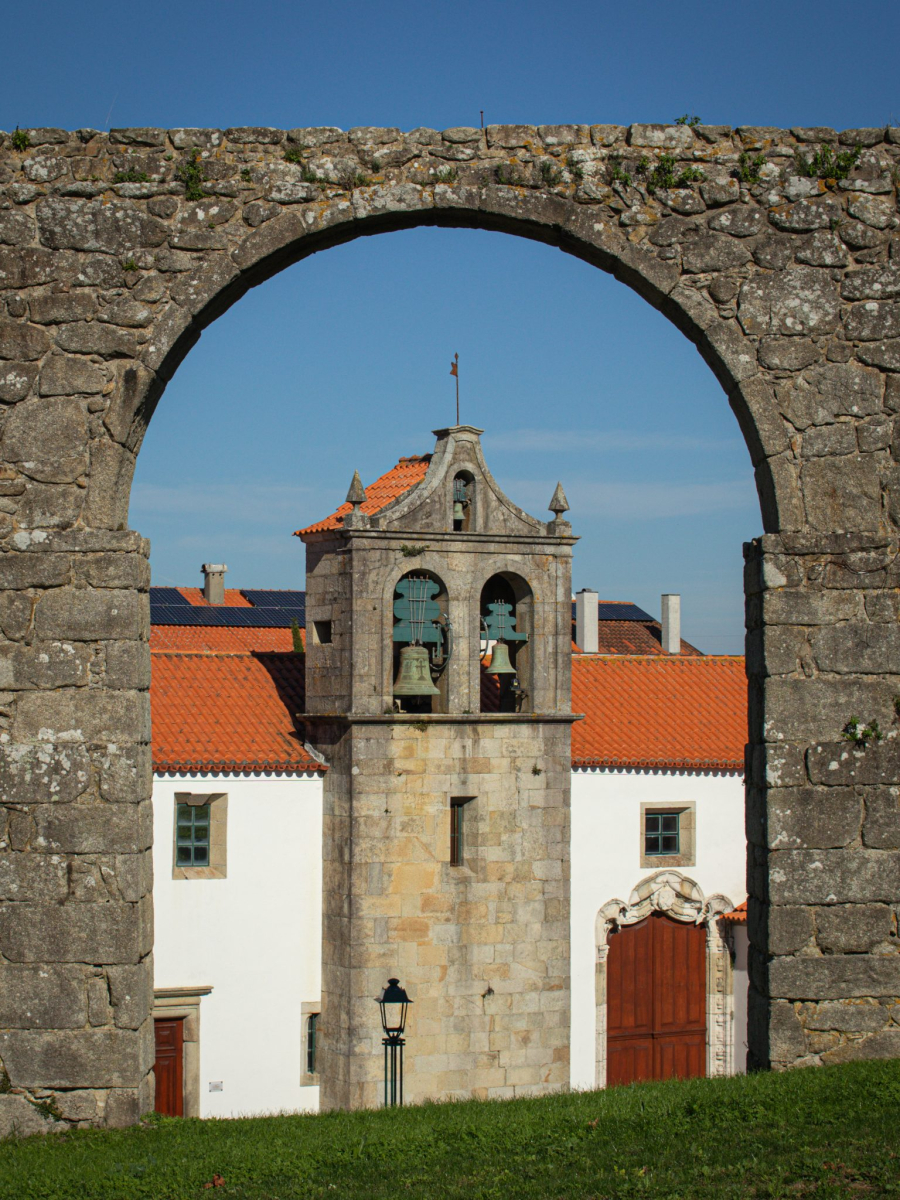 Santa Clara Aqueduct, stretching 5 kilometers with 999 arches, is one of the longest aqueducts in Portugal